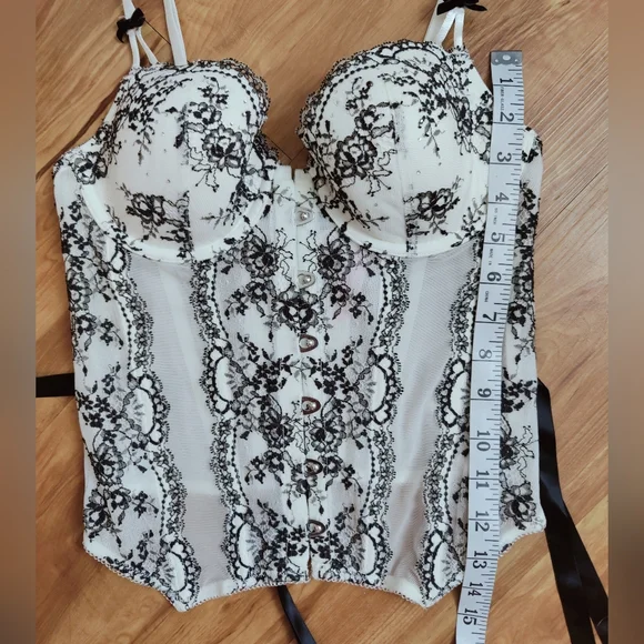 Victoria's Secret Y2K White Black Lace Corset Metal Hardware Front Closure, 34C